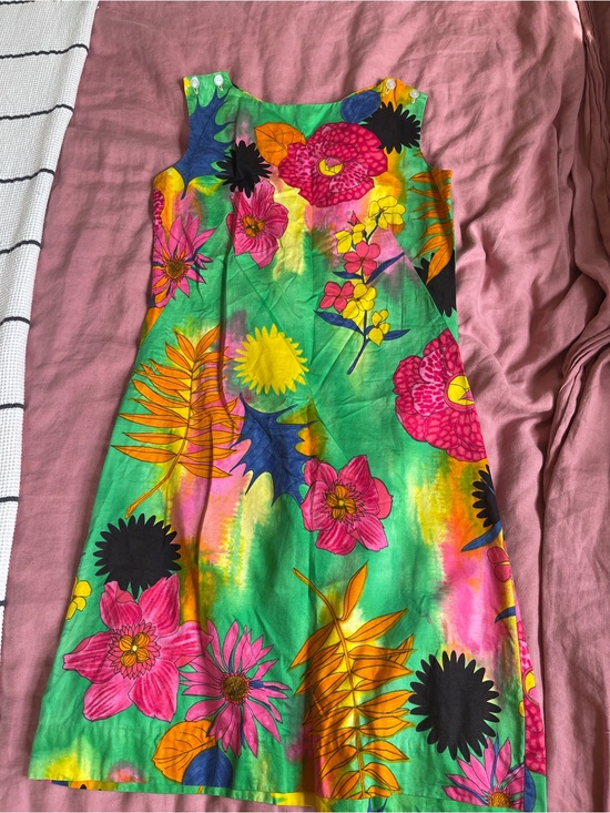 Dresses & Skirts - Tropical Floral Shift Dress in Green with Pink & Yellow Blooms
